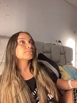 AnnyLopezzz  online show from 04-05-26, 12:52