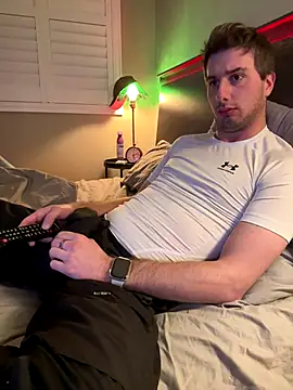 Snapshot of Matttsohot chatting on 12-14-25, 10:14 Matttsohot online show from 12-14-25, 10:14