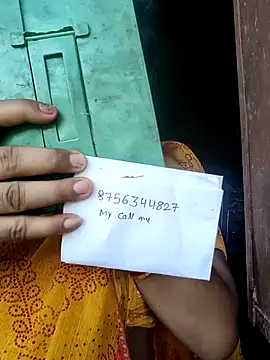 Snapshot of Idhika_Handoo chatting on 09-16-25, 07:31 Idhika Handoo online show from 09-16-25, 07:31