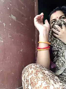 Snapshot of Idhika_Handoo chatting on 09-17-25, 08:49 Idhika Handoo online show from 09-17-25, 08:49