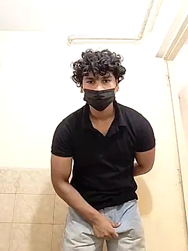 Snapshot of Goodmens5 chatting on 09-21-25, 09:00 Goodmens5 online show from 09-21-25, 09:00