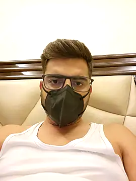 Snapshot of LoveGuruRA chatting on 09-12-25, 04:29 LoveGuruRA online show from 09-12-25, 04:29