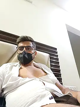 Snapshot of LoveGuruRA chatting on 09-15-25, 03:01 LoveGuruRA online show from 09-15-25, 03:01