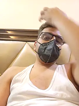 Snapshot of LoveGuruRA chatting on 11-11-25, 06:41 LoveGuruRA online show from 11-11-25, 06:41