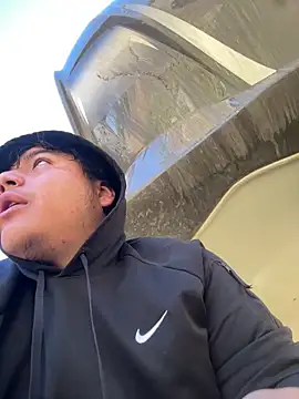 Snapshot of Vic2Big chatting on 03-20-26, 06:24 Vic2Big online show from 03-20-26, 06:24