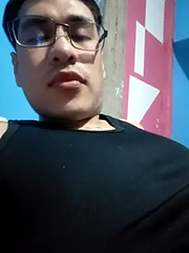 Snapshot of Exotic19cm chatting on 11-19-25, 07:30 Exotic19cm online show from 11-19-25, 07:30