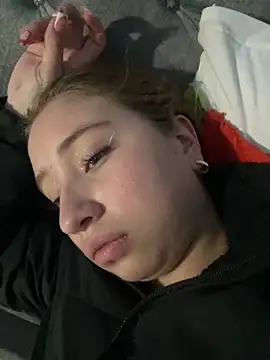 Snapshot of mia_skys chatting on 02-21-26, 03:29 mia skys online show from 02-21-26, 03:29