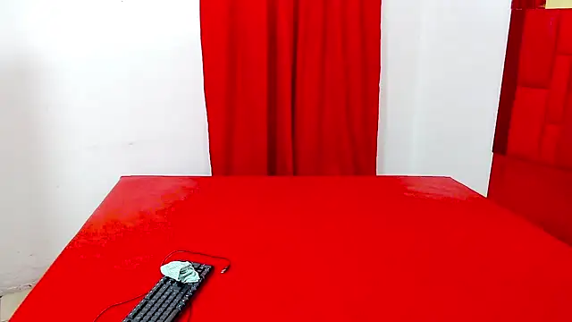 Snapshot of jamesrodriguez44 chatting on 12-14-25, 05:02 jamesrodriguez44 online show from 12-14-25, 05:02