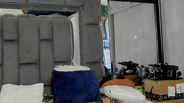 Snapshot of JakeViper chatting on 09-14-25, 02:05 JakeViper online show from 09-14-25, 02:05