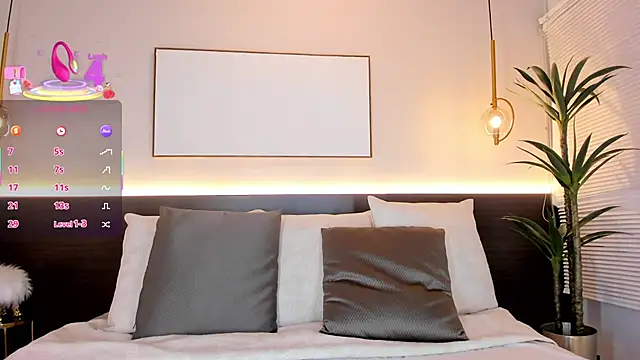 SolAvelar online show from 10-25-25, 03:58