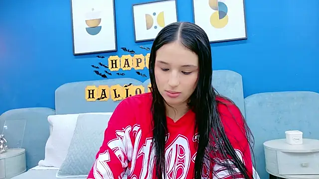 Ashley Evans22 online show from 10-28-25, 07:49