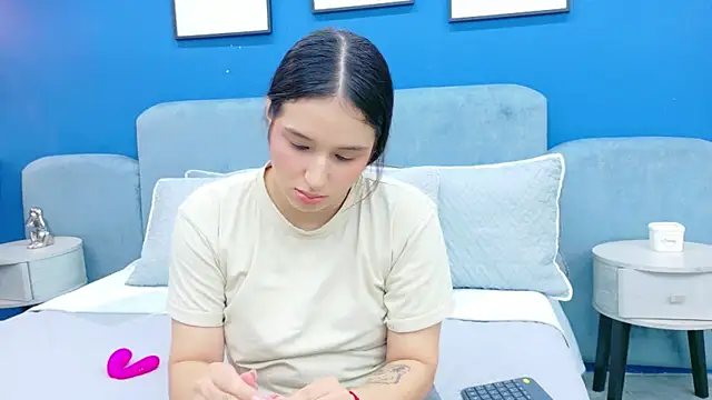 Ashley Evans22 online show from 11-14-25, 09:13