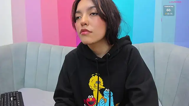 Snapshot of Elliecute chatting on 09-24-25, 02:20 Elliecute online show from 09-24-25, 02:20
