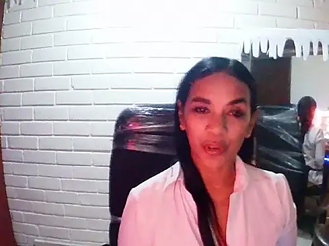 Snapshot of MiiaVelasquez chatting on 11-12-25, 04:02 MiiaVelasquez online show from 11-12-25, 04:02