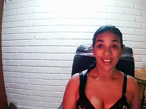 Snapshot of MiiaVelasquez chatting on 11-15-25, 10:48 MiiaVelasquez online show from 11-15-25, 10:48