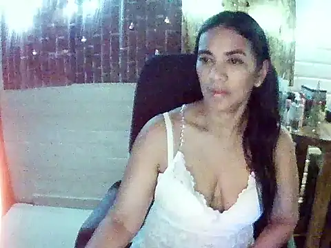 Snapshot of MiiaVelasquez chatting on 11-28-25, 04:15 MiiaVelasquez online show from 11-28-25, 04:15