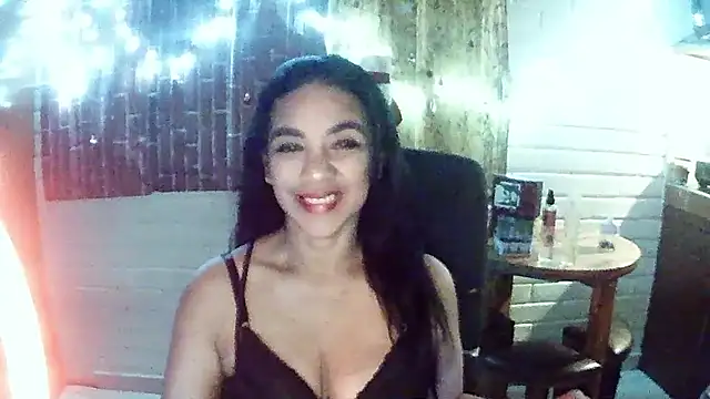 Snapshot of MiiaVelasquez chatting on 12-04-25, 04:11 MiiaVelasquez online show from 12-04-25, 04:11