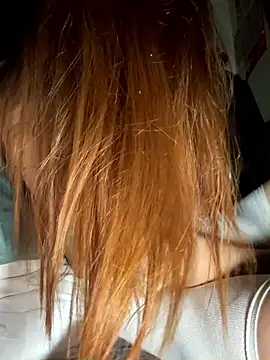 CoraVibes online show from 12-22-25, 12:18