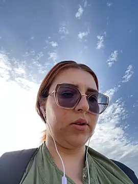 CoraVibes online show from 04-22-26, 07:11