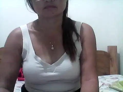 nathalie0045 online show from 03-12-26, 10:43