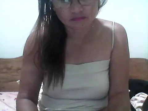 nathalie0045 online show from 04-03-26, 09:46