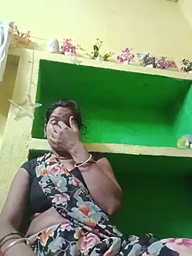 Snapshot of Seema_guptaji chatting on 07-03-26, 04:35 Seema guptaji online show from 07-03-26, 04:35