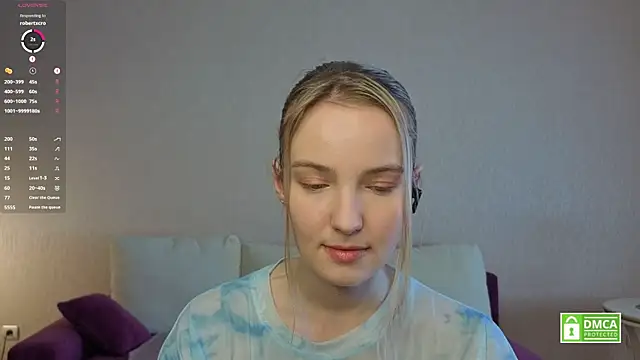 Snapshot of HongTomczak chatting on 07-10-26, 08:18 HongTomczak online show from 07-10-26, 08:18