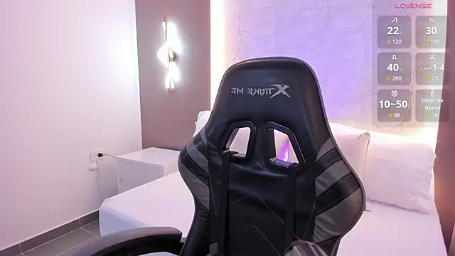 Snapshot of emily_tolson chatting on 12-19-25, 12:12 emily tolson online show from 12-19-25, 12:12