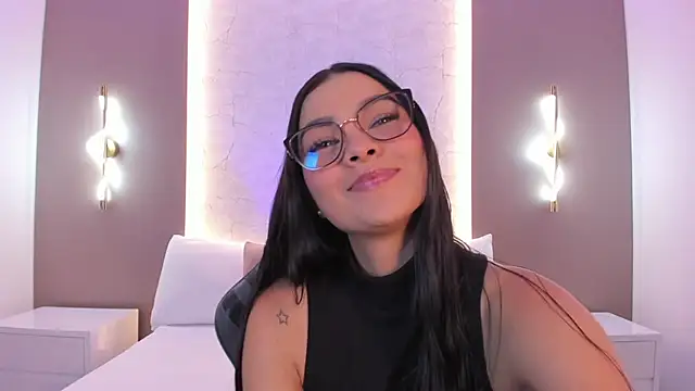 Snapshot of emily_tolson chatting on 02-02-26, 07:23 emily tolson online show from 02-02-26, 07:23