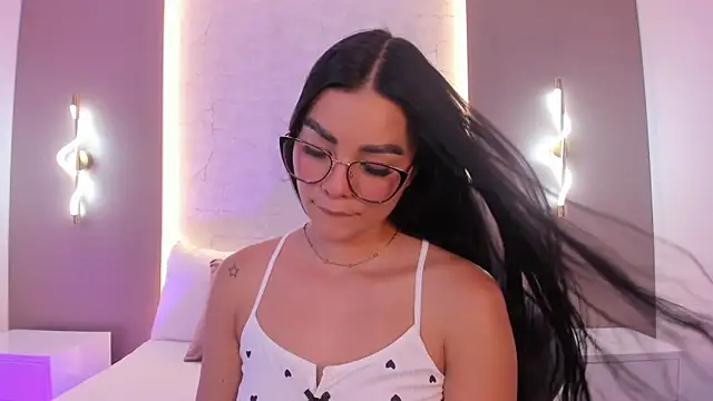 Snapshot of emily_tolson chatting on 03-02-26, 07:21 emily tolson online show from 03-02-26, 07:21