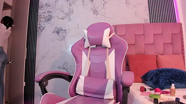 Mia Duarte1 online show from 11-28-25, 07:38