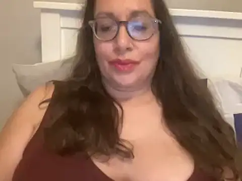 Snapshot of RosaFreya chatting on 09-22-25, 05:48 RosaFreya online show from 09-22-25, 05:48