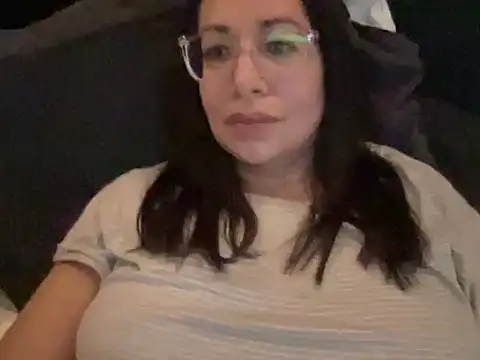 Snapshot of RosaFreya chatting on 03-11-26, 09:26 RosaFreya online show from 03-11-26, 09:26