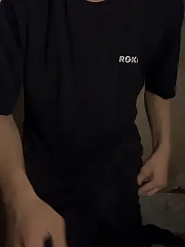 Snapshot of milkis024680 chatting on 10-17-25, 03:25 milkis024680 online show from 10-17-25, 03:25