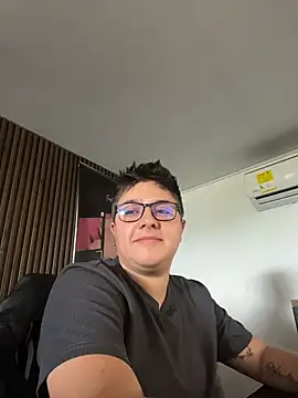 Snapshot of IanGilbert chatting on 11-05-25, 06:08 IanGilbert online show from 11-05-25, 06:08