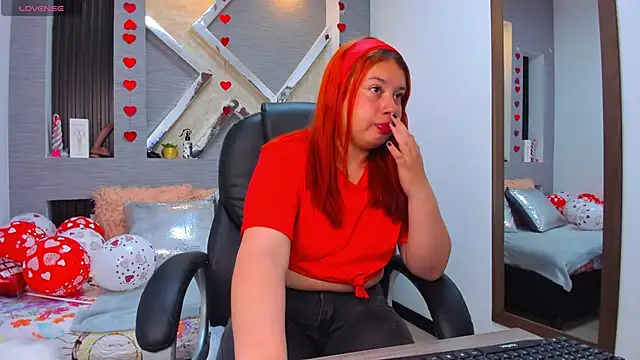 Snapshot of roxana_santini chatting on 09-24-25, 03:37 roxana santini online show from 09-24-25, 03:37