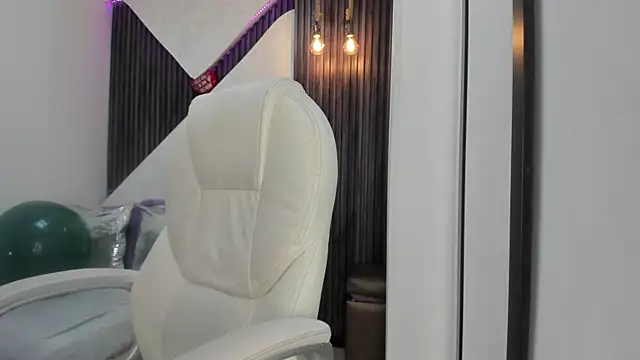 roxana santini online show from 11-25-25, 03:45