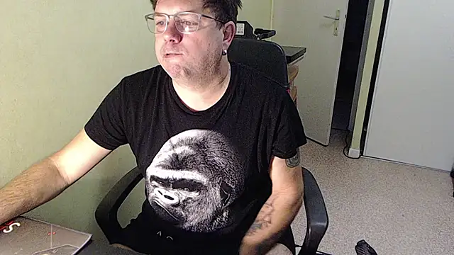 blueandwhite1 online show from 11-29-25, 07:55