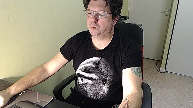 blueandwhite1 online show from 01-08-26, 05:26