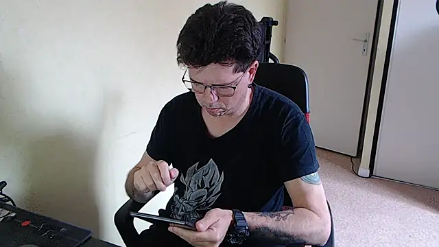 blueandwhite1 online show from 03-30-26, 03:46