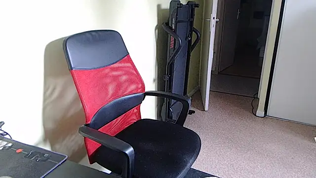 blueandwhite1 online show from 03-31-26, 02:28