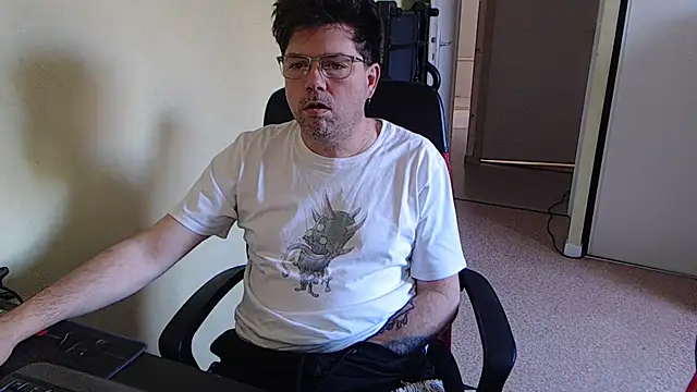 blueandwhite1 online show from 04-04-26, 08:45