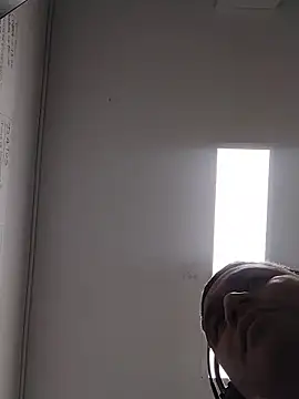 danigarci2307 online show from 12-17-25, 03:01