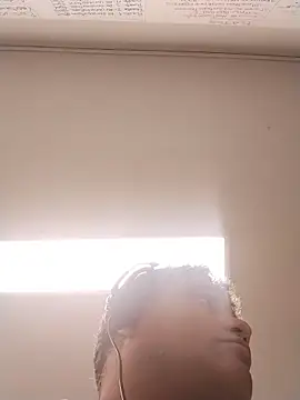 Snapshot of danigarci2307 chatting on 02-26-26, 01:48 danigarci2307 online show from 02-26-26, 01:48