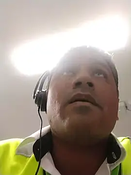 Snapshot of danigarci2307 chatting on 02-27-26, 01:27 danigarci2307 online show from 02-27-26, 01:27