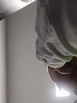 Snapshot of danigarci2307 chatting on 03-06-26, 09:00 danigarci2307 online show from 03-06-26, 09:00