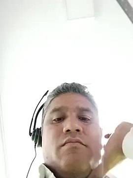 Snapshot of danigarci2307 chatting on 04-10-26, 03:45 danigarci2307 online show from 04-10-26, 03:45