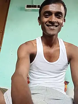 Snapshot of ShinuRoy chatting on 06-19-26, 06:40 ShinuRoy online show from 06-19-26, 06:40