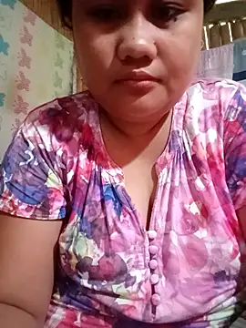 Snapshot of Weng_31 chatting on 09-21-25, 12:23 Weng 31 online show from 09-21-25, 12:23