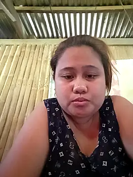 Snapshot of Weng_31 chatting on 09-22-25, 02:35 Weng 31 online show from 09-22-25, 02:35